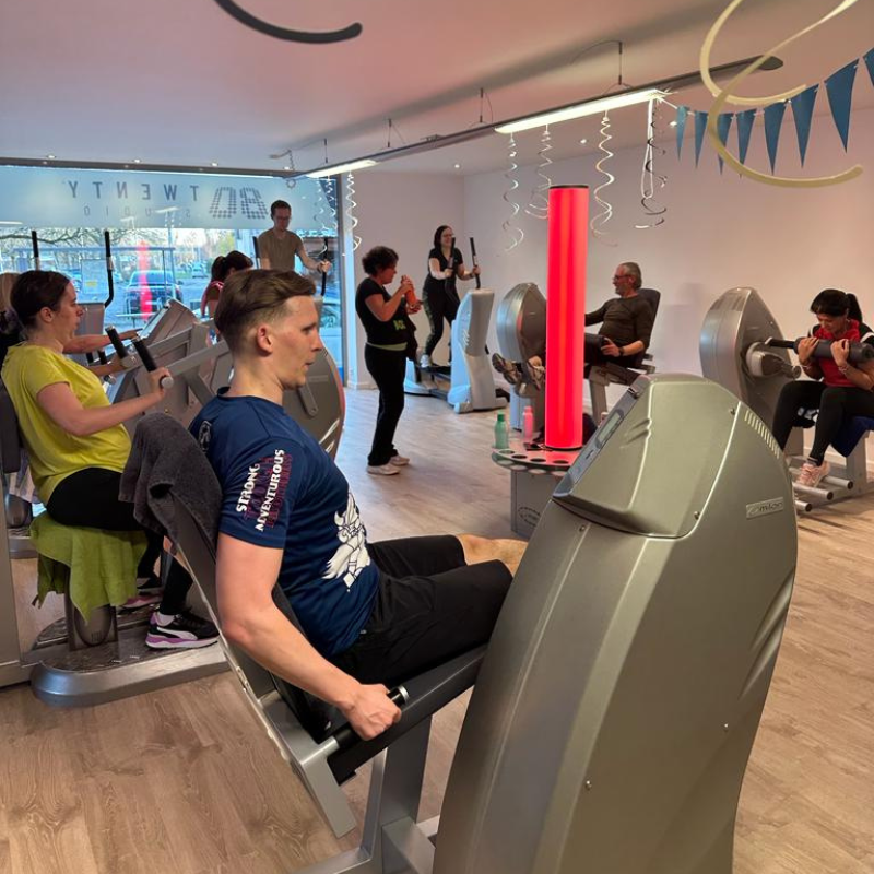 Tachtig Twintig Belsele — Milon Cirkeltraining in Sint-Niklaas